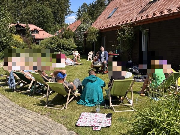 Koncert relaksacyjny w plenerze